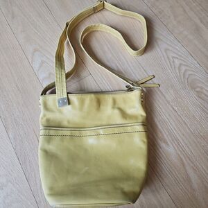 HOBO INTERNATIONAL Yellow Leather Crossbody Handbag small Buttery‎ SOFT Euc